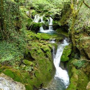 Nacimiento del Río Urederra, Baquedano, Navarra