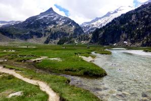 Plan de Aigualluts con el Aneto a la derecha, Benasque