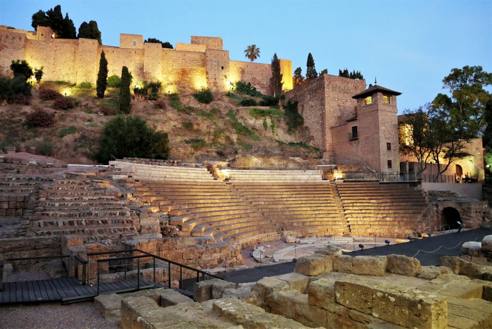 1023 Teatro romano y Alcazaba la atardecer