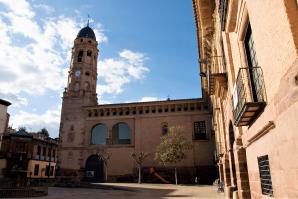 33 Plaza de España y Iglesia de Santa Ana
