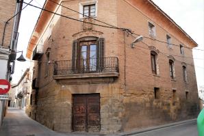 23 Casa de Benito Coll