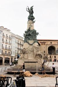 45 Monumento de la Plaza de la Virgen Blanca