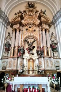 20 Retablo mayor, dedicado a San Miguel Arcángel