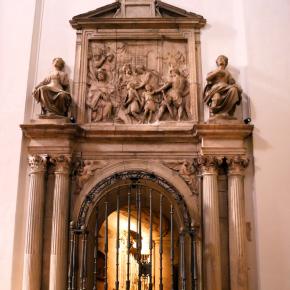 051 Entrada a la Cripta